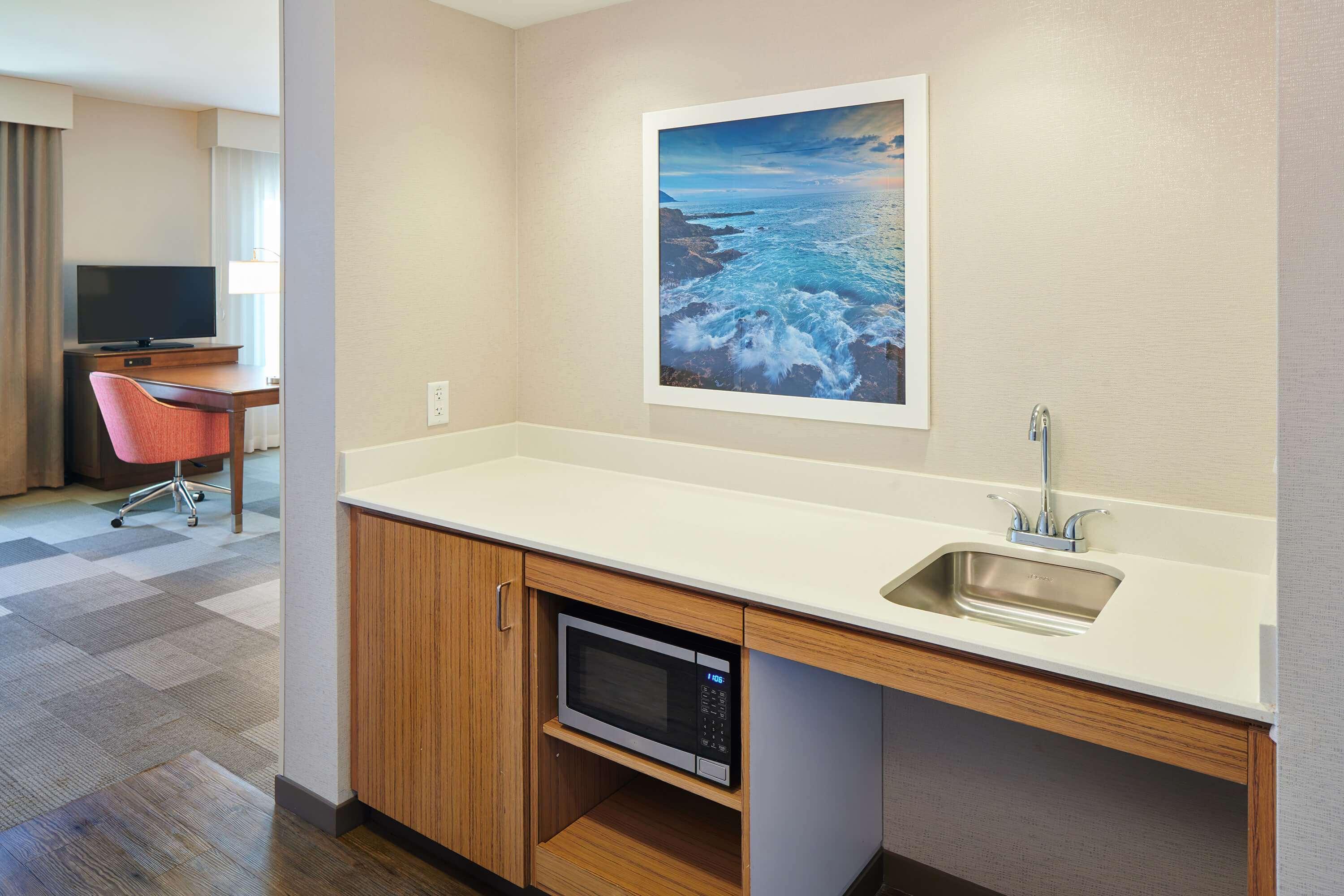 Hampton Inn & Suites Oahu Kapolei - Free Parking - No Resort Fee Hotel