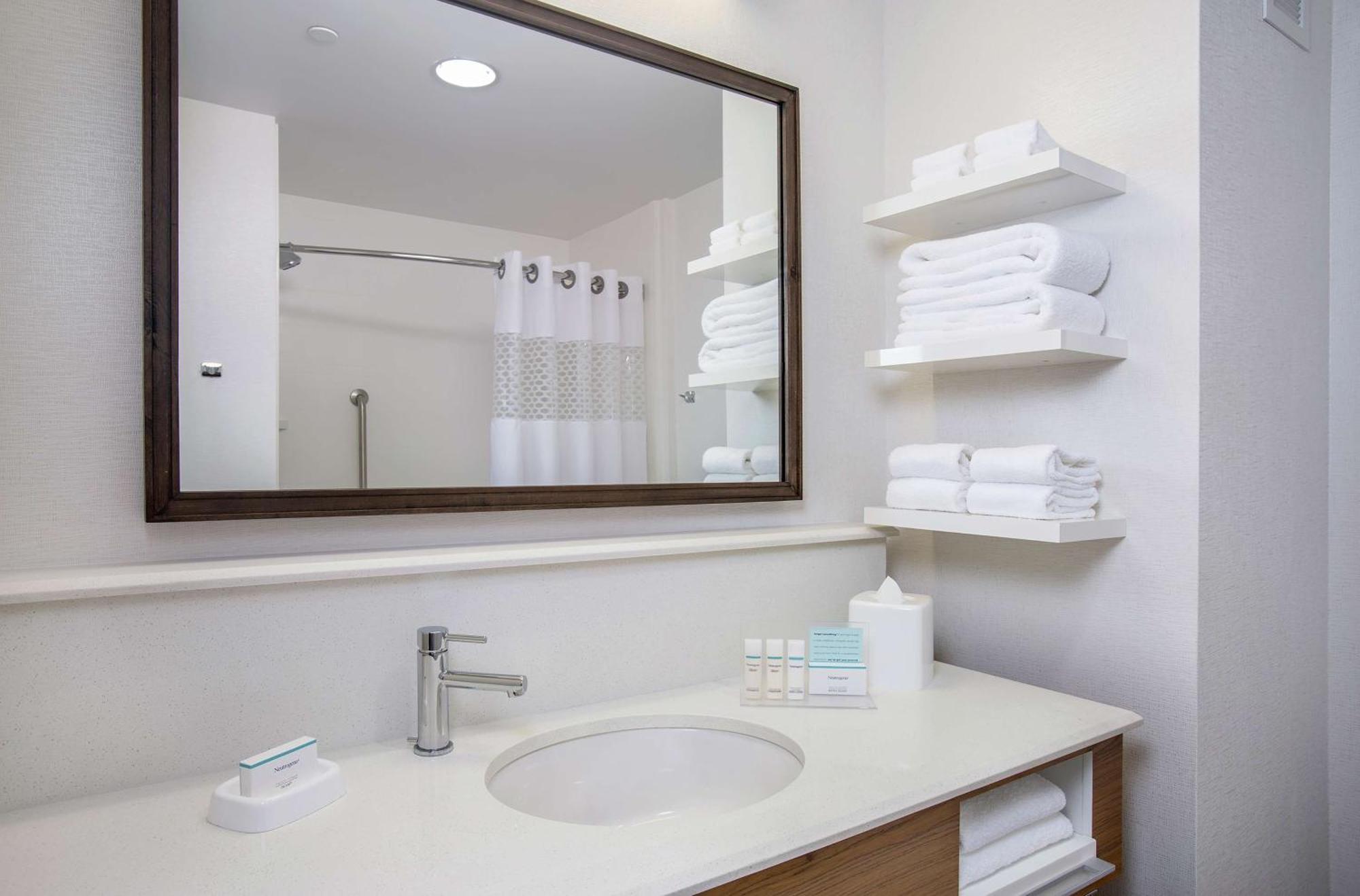 Hotel Hampton Inn & Suites Oahu Kapolei - Free Parking - No Resort Fee Kapolei