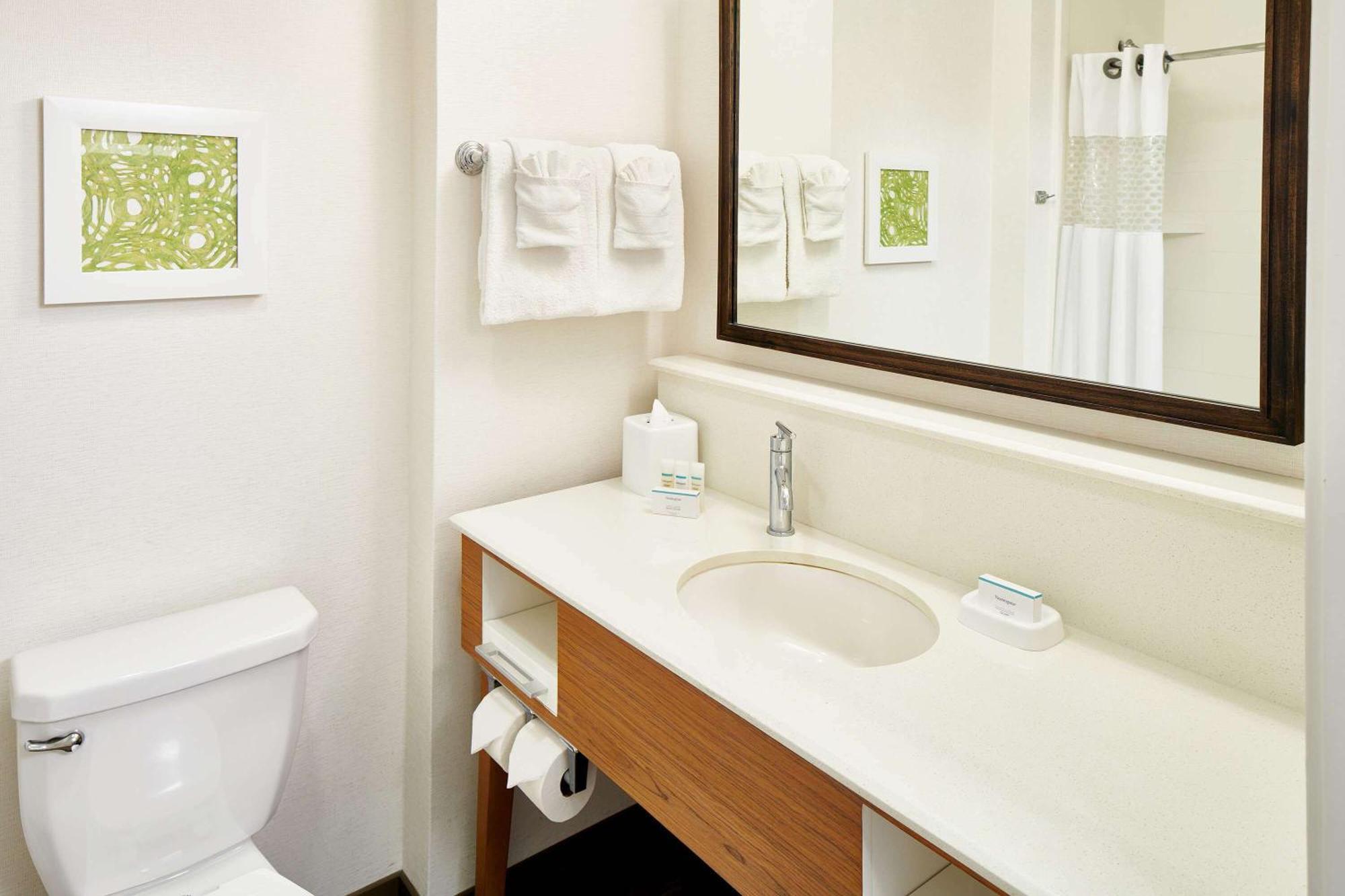 Hampton Inn & Suites Oahu Kapolei - Free Parking - No Resort Fee