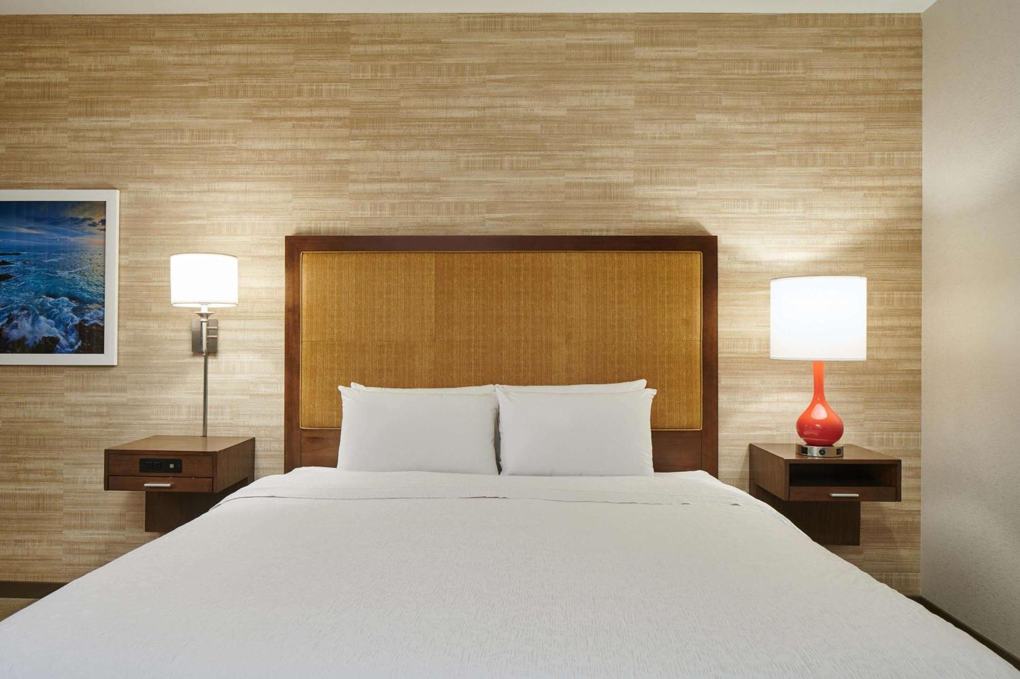 Hampton Inn & Suites Oahu Kapolei - Free Parking - No Resort Fee 3*